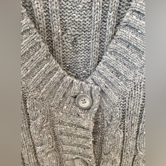 Cute Gray Vest with Cream Top - Picture 2 of 4